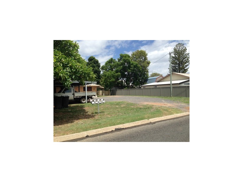 2/14 School Lane, Emerald QLD 4720