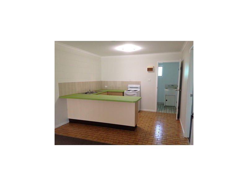 2/14 School Lane, Emerald QLD 4720