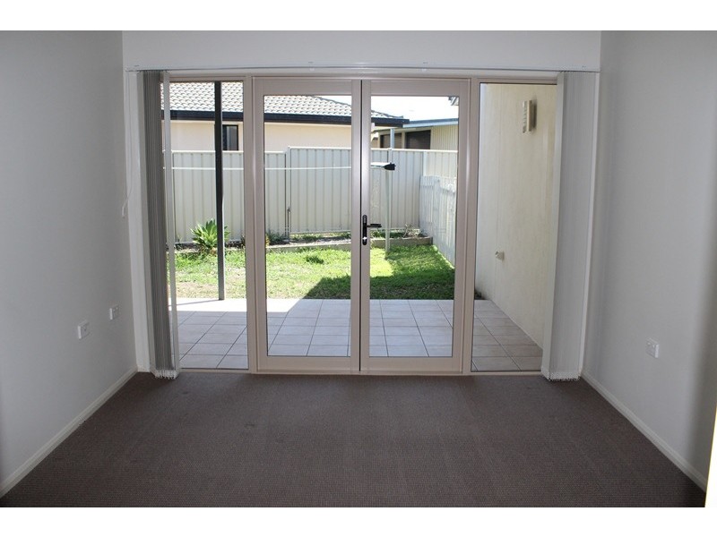 2/17 Mooney Cresent, Emerald QLD 4720
