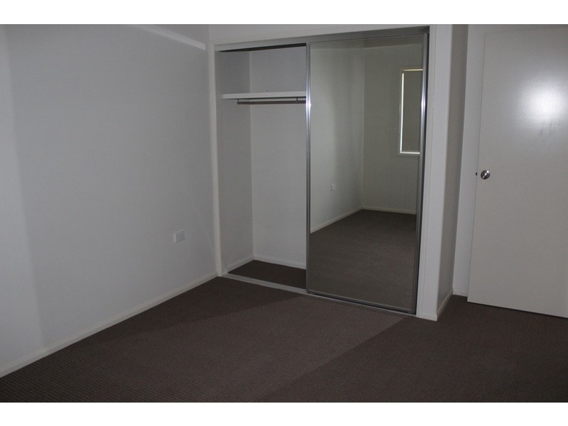 2/17 Mooney Cresent, Emerald QLD 4720
