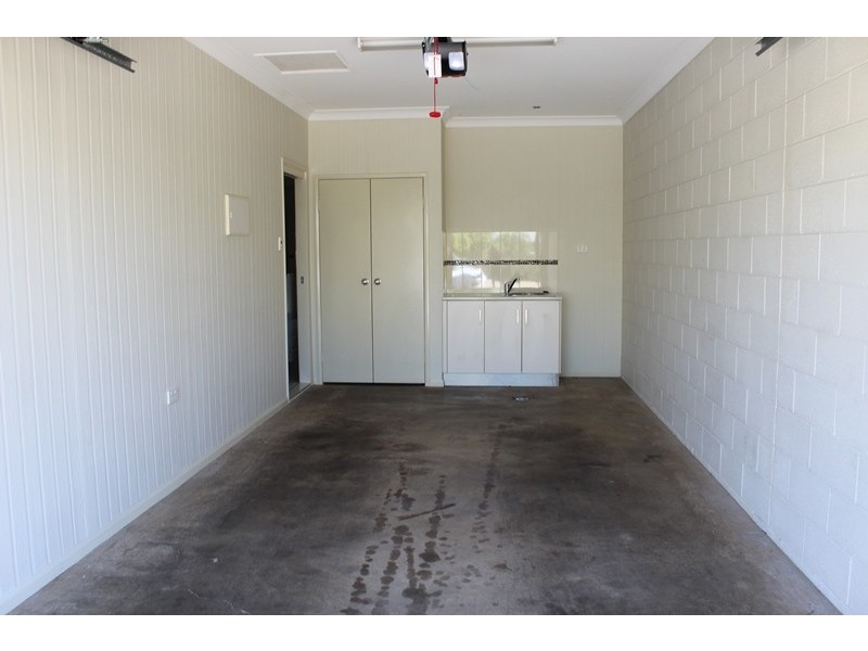 2/17 Mooney Cresent, Emerald QLD 4720