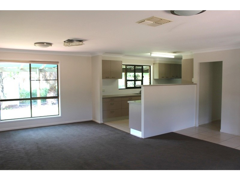 7 Gilbert Place, Emerald QLD 4720