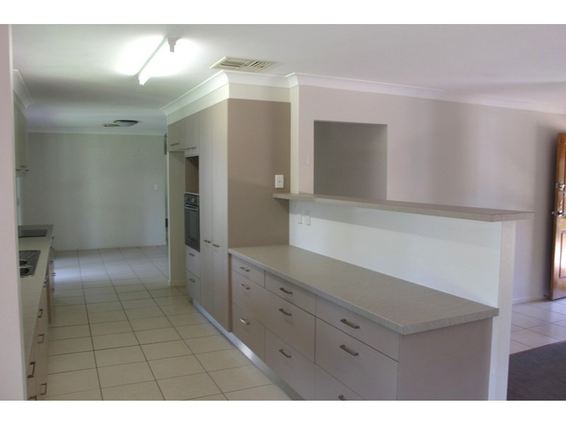 7 Gilbert Place, Emerald QLD 4720