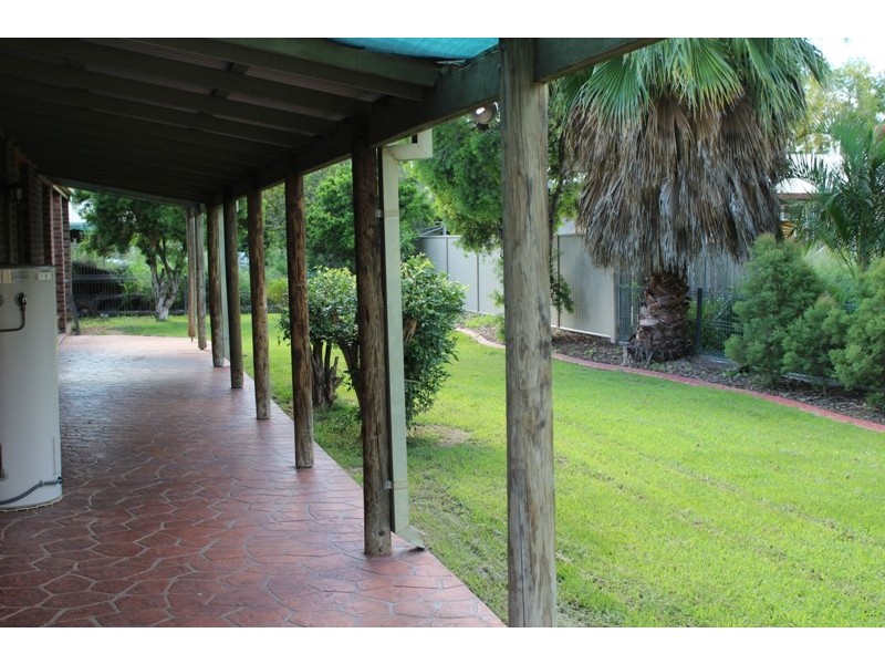 7 Gilbert Place, Emerald QLD 4720