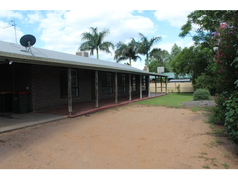 7 Gilbert Place, Emerald QLD 4720