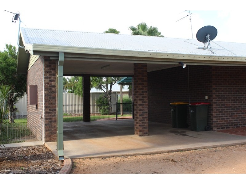7 Gilbert Place, Emerald QLD 4720