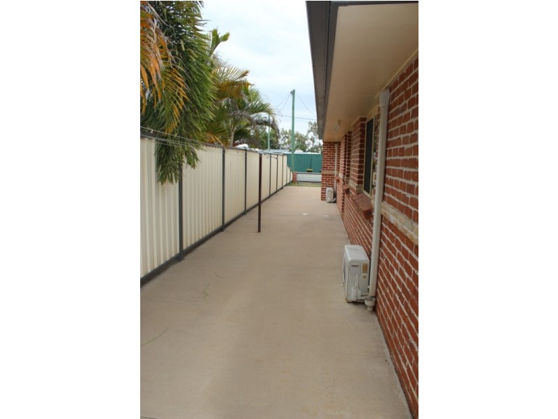 18 Vicki Close, Emerald QLD 4720