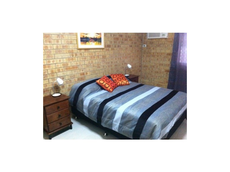 2/40 Dawn Cres, Emerald QLD 4720