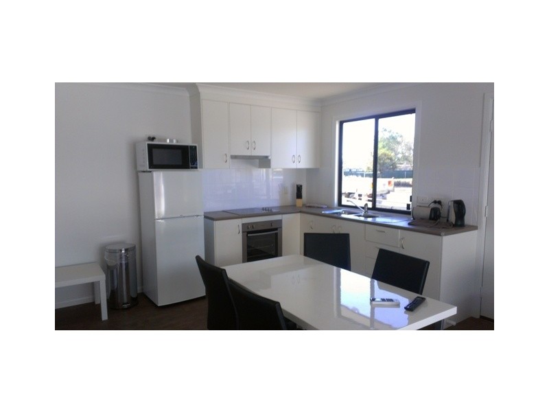 Unit B/79 Roberts Street, Emerald QLD 4720