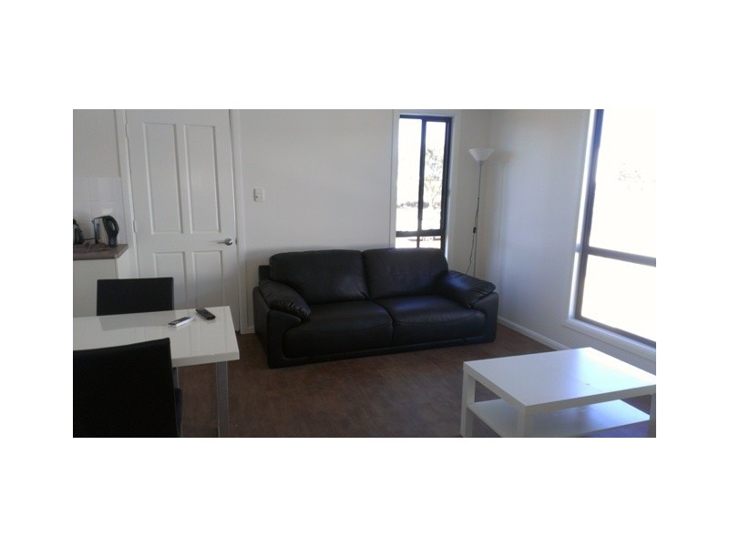 Unit B/79 Roberts Street, Emerald QLD 4720