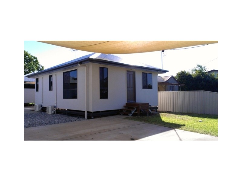 Unit B/79 Roberts Street, Emerald QLD 4720