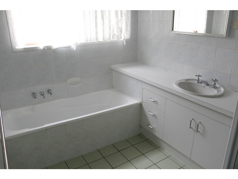 22 Loch Street, Emerald QLD 4720