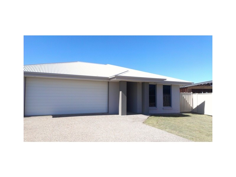 13 Singleton Court, Emerald QLD 4720