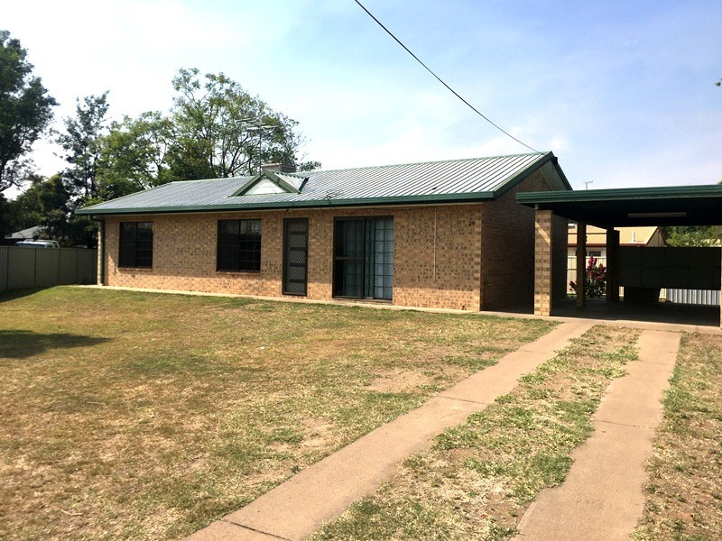 29 Martin Place, Emerald QLD 4720