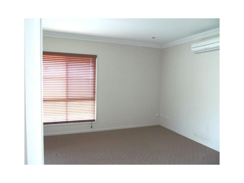 37 Mayfair Drive, Emerald QLD 4720