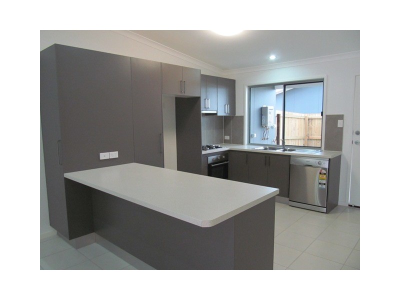 13/8 Hillcrest Street, Emerald QLD 4720