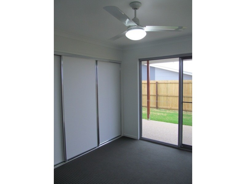 13/8 Hillcrest Street, Emerald QLD 4720