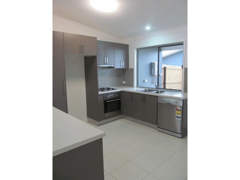 13/8 Hillcrest Street, Emerald QLD 4720