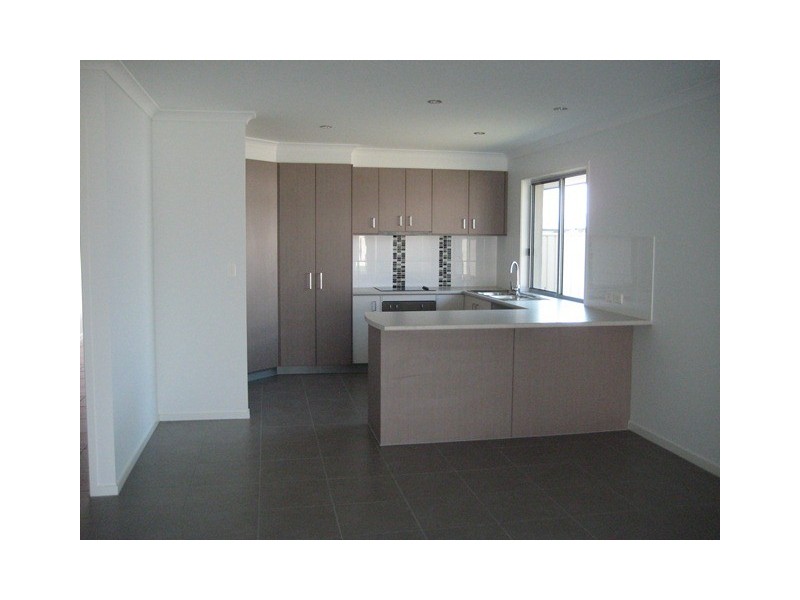 12 Newman Drive, Emerald QLD 4720