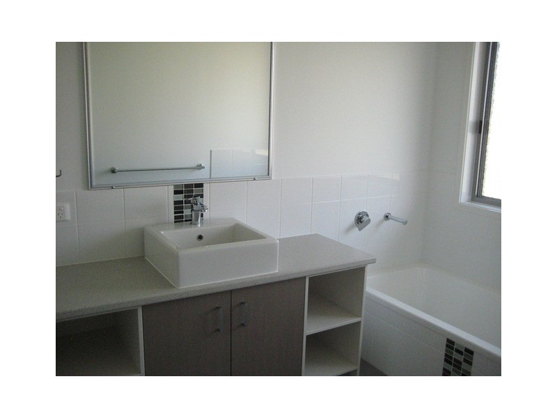 12 Newman Drive, Emerald QLD 4720