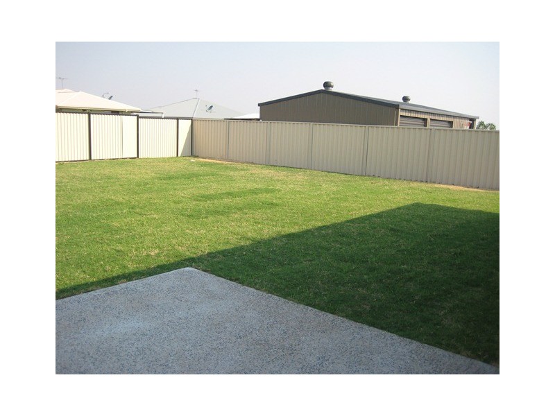 12 Newman Drive, Emerald QLD 4720