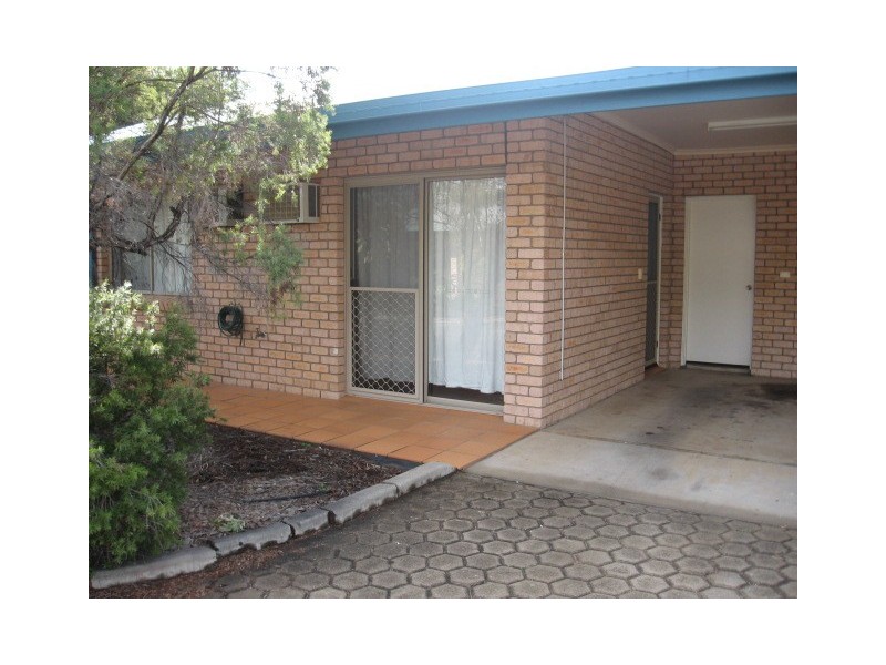 Unit 1 4 Andrea Pl, Emerald QLD 4720