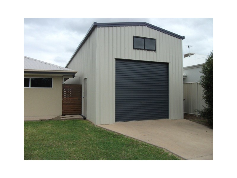 3 Cook Close, Emerald QLD 4720