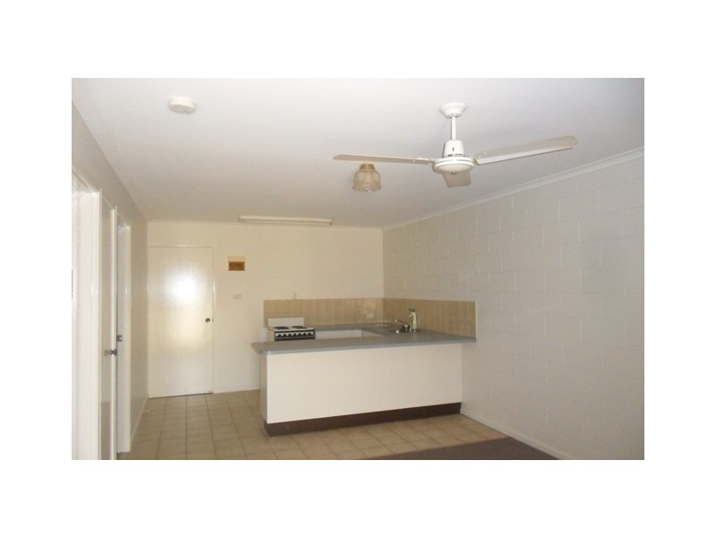4/14 School Lane, Emerald QLD 4720