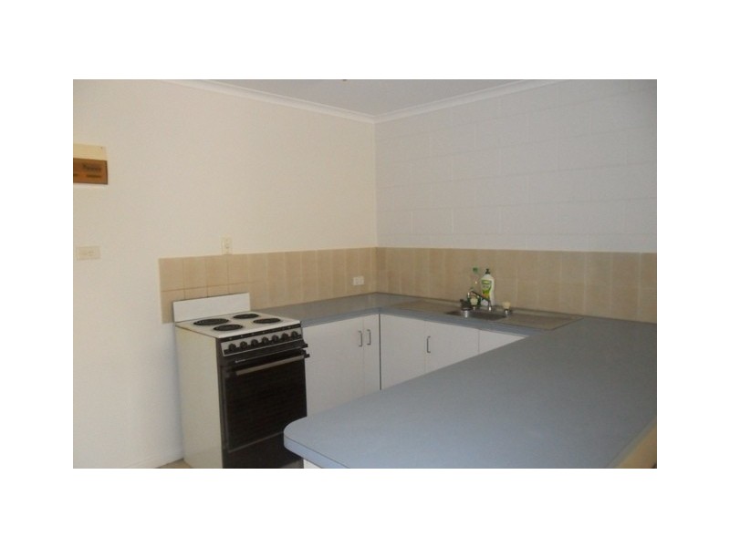 4/14 School Lane, Emerald QLD 4720