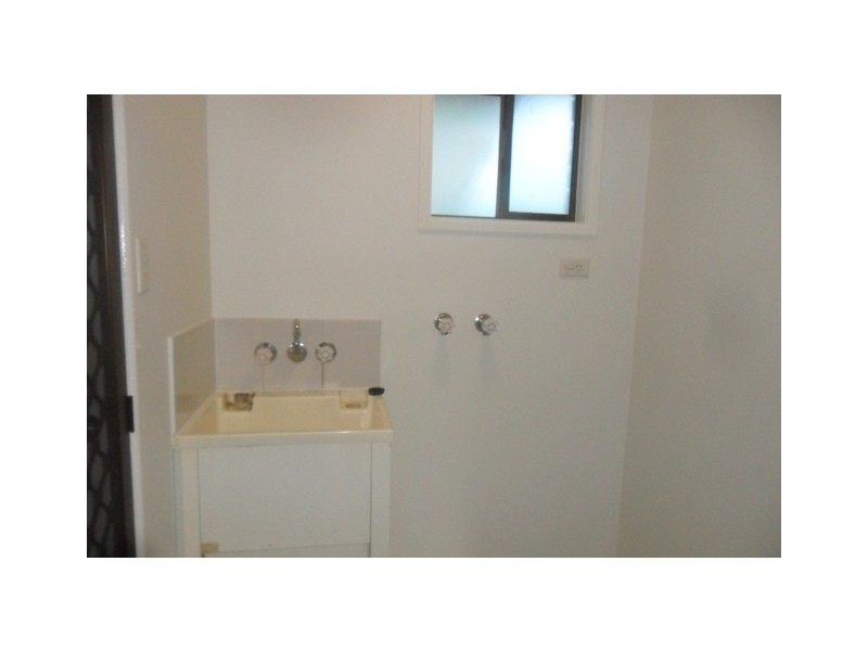 4/14 School Lane, Emerald QLD 4720