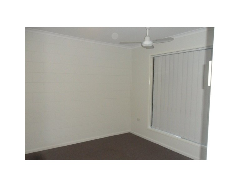 4/14 School Lane, Emerald QLD 4720