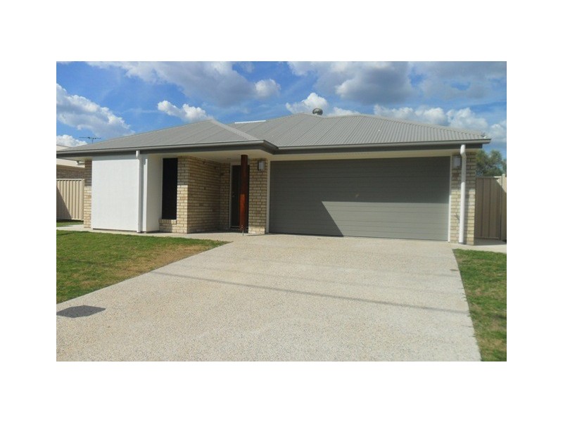 154 Opal Street, Emerald QLD 4720