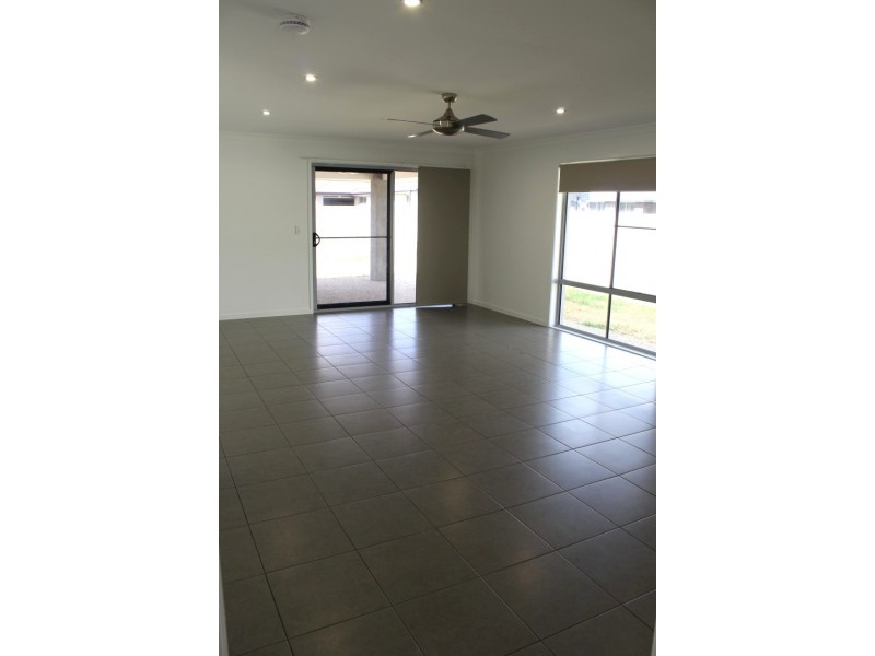 87 Loch Street, Emerald QLD 4720