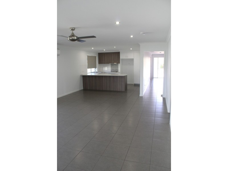 87 Loch Street, Emerald QLD 4720