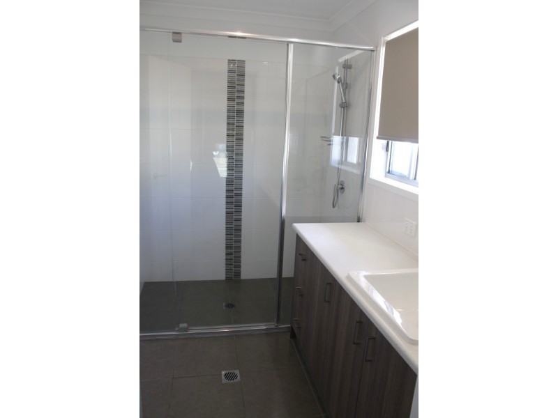 87 Loch Street, Emerald QLD 4720