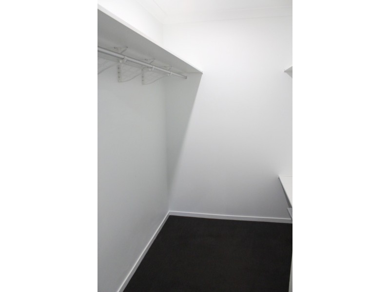 87 Loch Street, Emerald QLD 4720