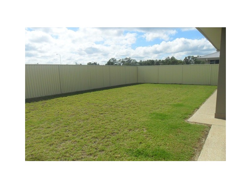 85 Loch Street, Emerald QLD 4720