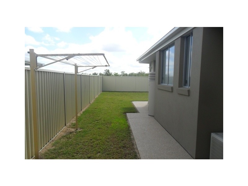 85 Loch Street, Emerald QLD 4720