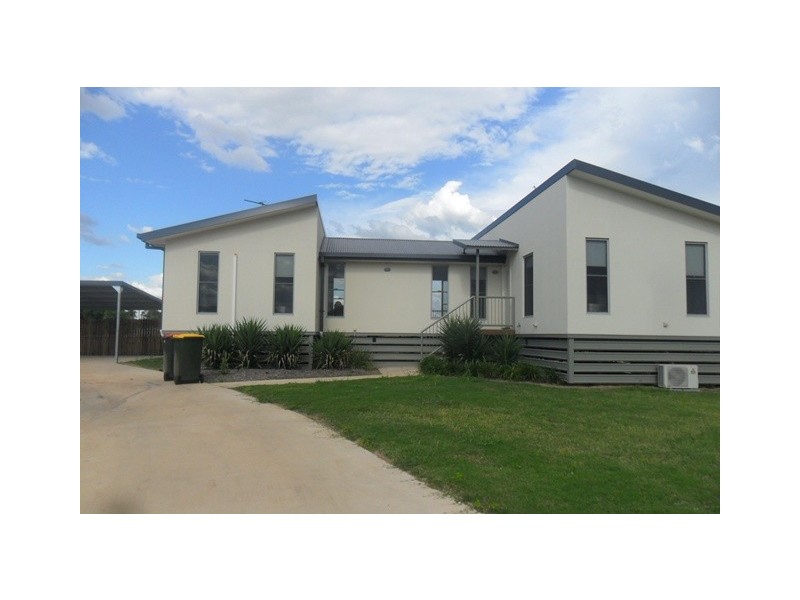 12 Lilly Close, Emerald QLD 4720