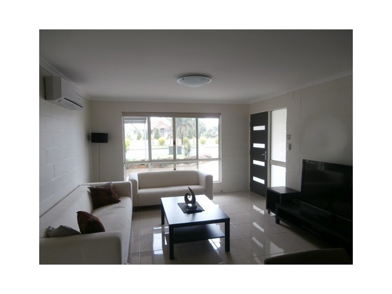 1/237 Borilla Street, Emerald QLD 4720