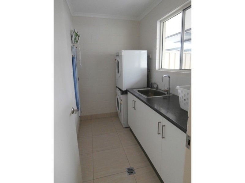 1/237 Borilla Street, Emerald QLD 4720