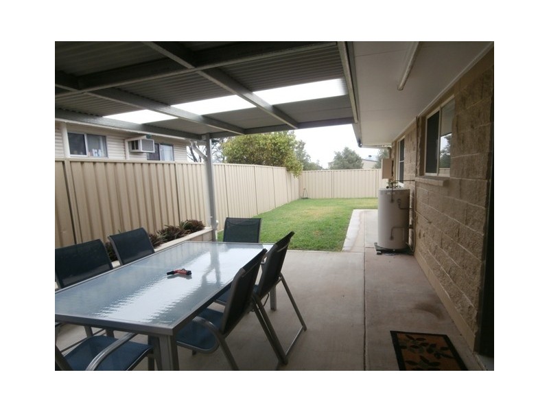 1/237 Borilla Street, Emerald QLD 4720