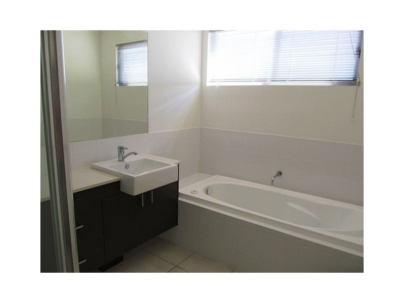8 Lilly Close, Emerald QLD 4720