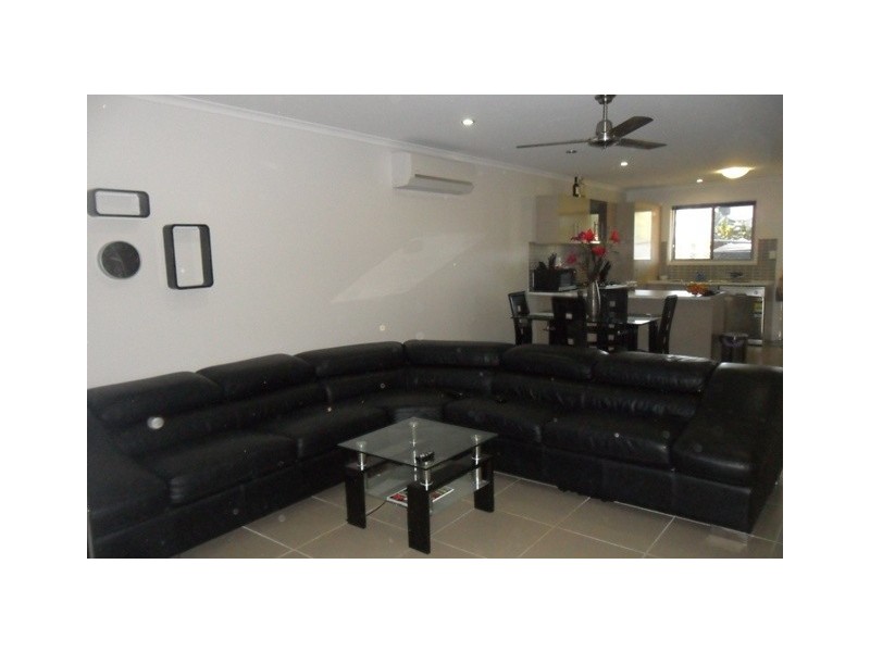 6 15-17 Roberts Street, Emerald QLD 4720