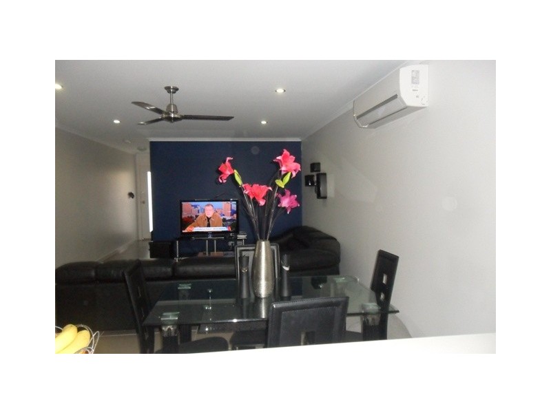 6 15-17 Roberts Street, Emerald QLD 4720