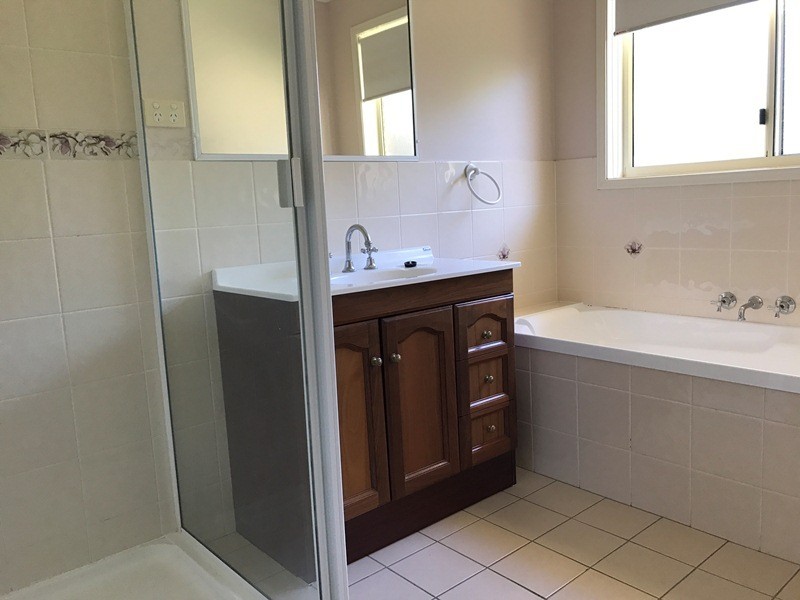 25 Esmond Street, Emerald QLD 4720