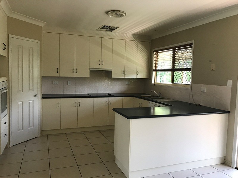 10 Clark Drive, Emerald QLD 4720