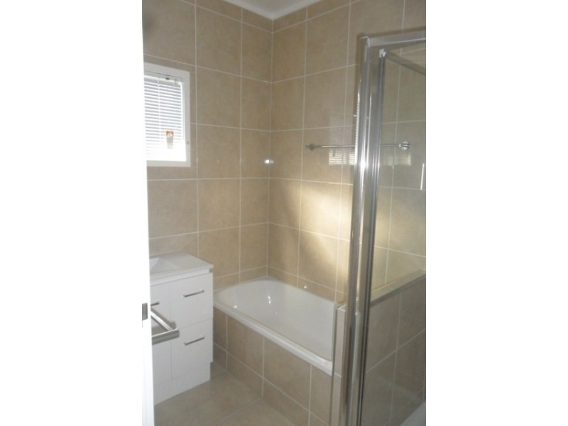 25 Centenary Drive, Emerald QLD 4720