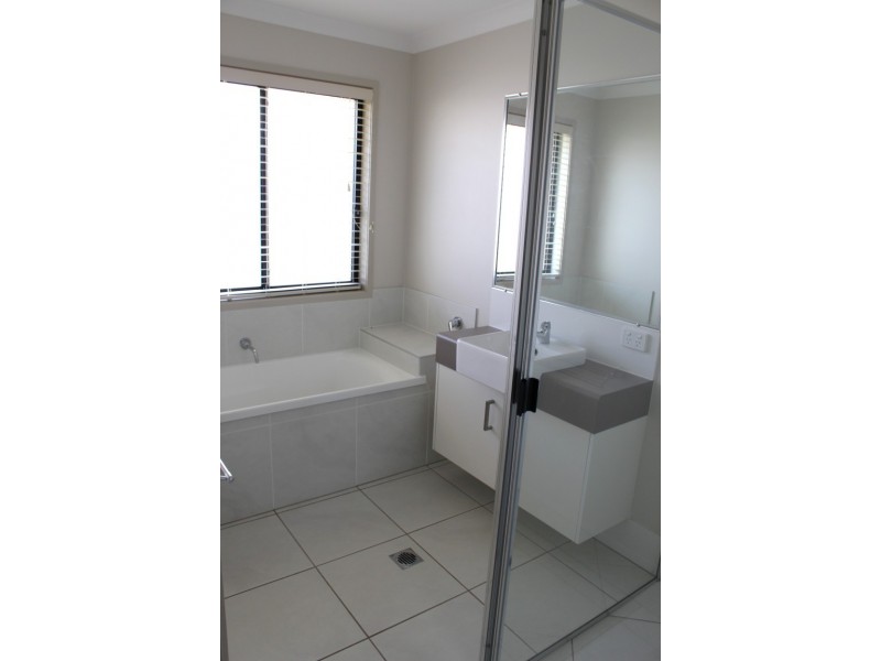 164 Opal Street, Emerald QLD 4720