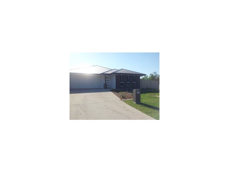 16 Amber St, Emerald QLD 4720